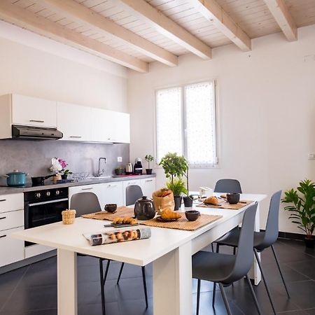 Residenza Gelsomino Appartement Desenzano del Garda Buitenkant foto