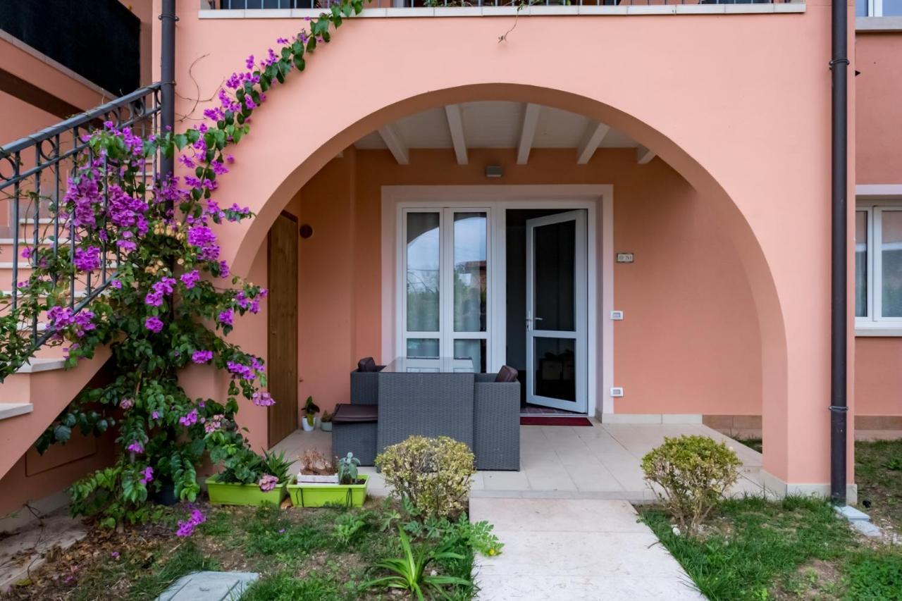 Residenza Gelsomino Appartement Desenzano del Garda Buitenkant foto