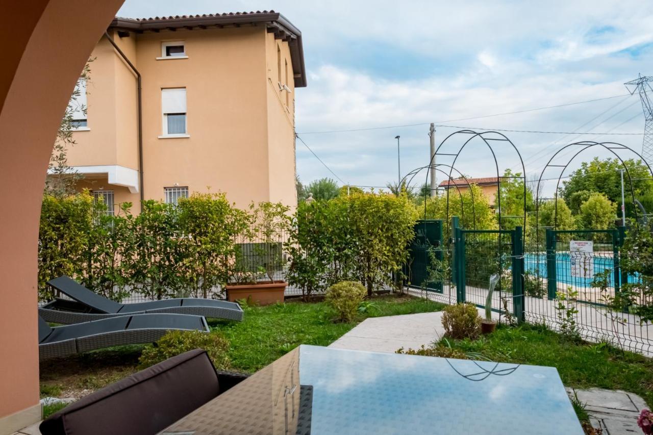 Residenza Gelsomino Appartement Desenzano del Garda Buitenkant foto