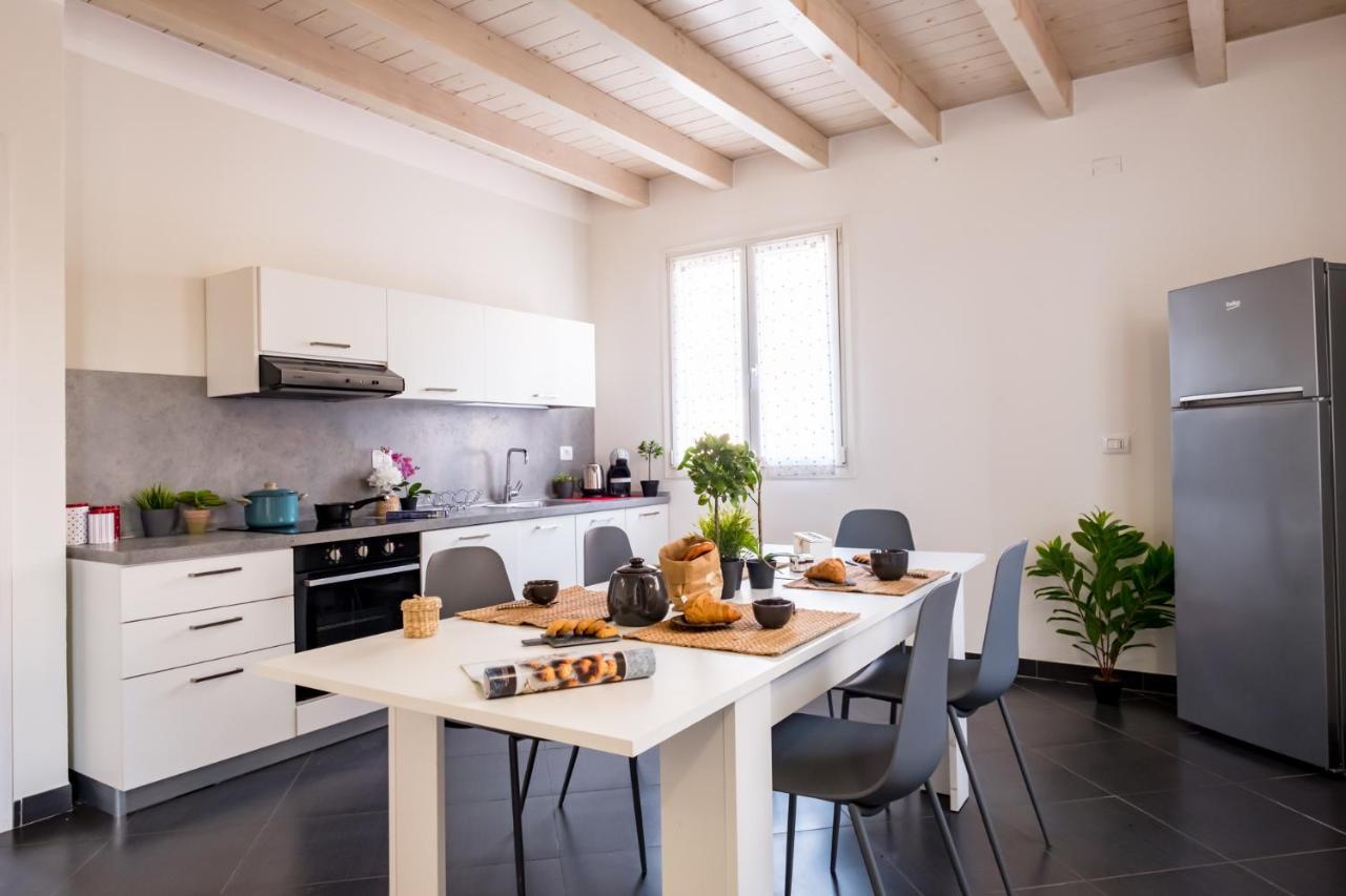 Residenza Gelsomino Appartement Desenzano del Garda Buitenkant foto