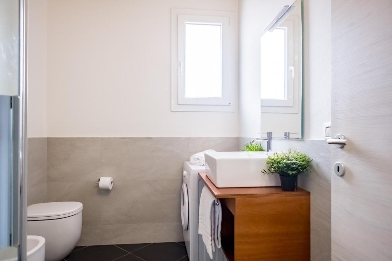 Residenza Gelsomino Appartement Desenzano del Garda Buitenkant foto