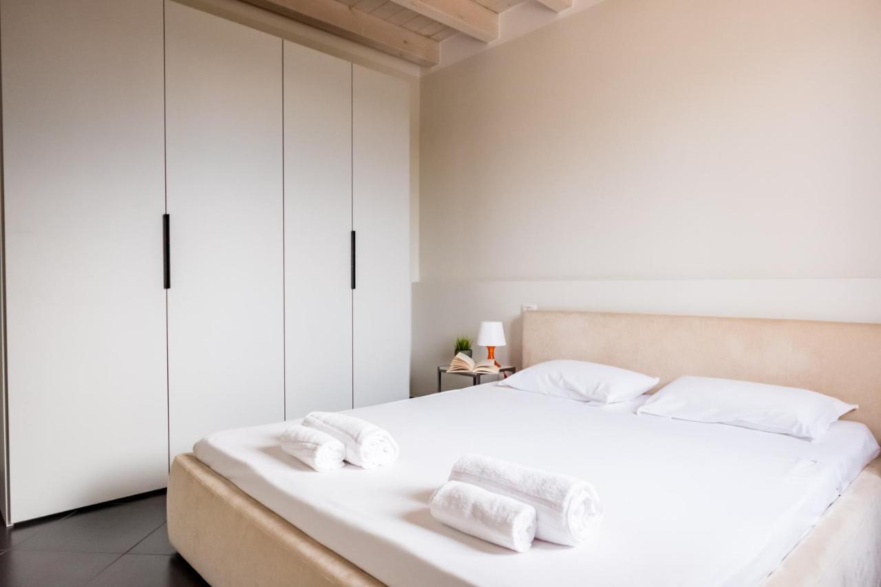 Residenza Gelsomino Appartement Desenzano del Garda Buitenkant foto