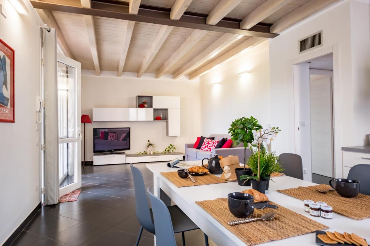 Residenza Gelsomino Appartement Desenzano del Garda Buitenkant foto