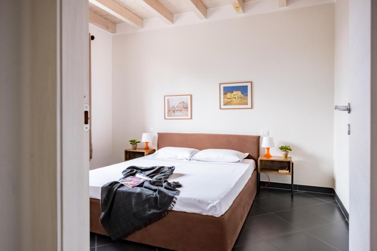Residenza Gelsomino Appartement Desenzano del Garda Buitenkant foto